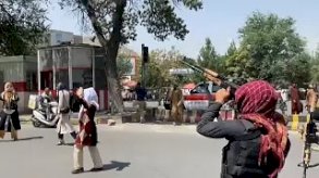 أفغانستان: تفريق نساء تظاهرن دعمًا لانتفاضة الحجاب في إيران