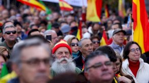 الآلاف من انصار اليمين المتطرف يتظاهرون في اسبانيا ضد الحكومة