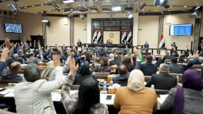 العراق: البرلمان يطالب الحكومة بفتح الحدود مع سوريا وتركيا  