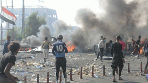 العراق: مليشيا تهاجم ملتقى سياسي والأمن يحرق خيام معتصمين