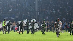 174 قتيلاً على الأقل بعد مباراة في أندونيسيا