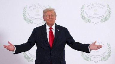 الغارديان: وقف معاناة غزة كان مدفوعاً بمصالح ترامب الذاتية، فهل يكفيه ذلك لإتمام المهمة؟