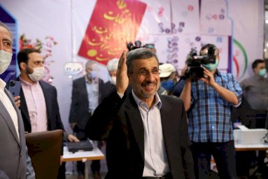 فايننشال تايمز: أكبر أزمة طاقة في التاريخ || الغارديان:  هل تستسلم فرنسا لـ"قدر اليمين المتطرّف"؟ || نيويورك تايمز: هكذا فشلت الحرب في تنصيب أحمدي نجاد قائداً لإيران