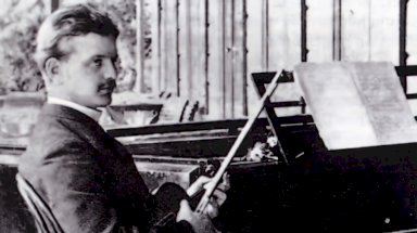 السِمفونية الأولى للموسيقار الفنلندي سيبليوس التي رَسَمت مَلامِح موسيقاه