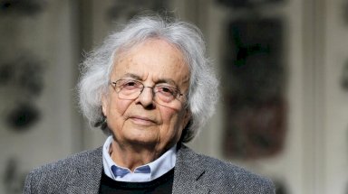 لماذا لم يفز أدونيس بجائزة نوبل للآداب؟