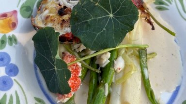 في 10 دقائق.. دليل الطهو المثالي للهليون الأبيض مع جرجير الماء والليمون المنعش