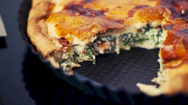 وصفة تارت السبانخ وجبن الماعز المغطّى