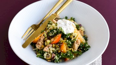 وصفة الدجاج بالبرغل والملفوف وفاكهة الكاكي.. وجبة متوازنة وسريعة التحضير
