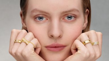"رهافة الذهب وانحناءات الضوء".. خواتم Perlée الجديدة تعيد صياغة الفخامة الهادئة
