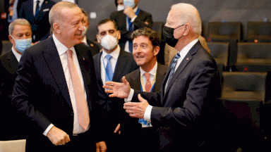 صورة أرشيفية تجمع الرئيسين الأميركي جو بايدن والتركي رجب طيب إردوغان