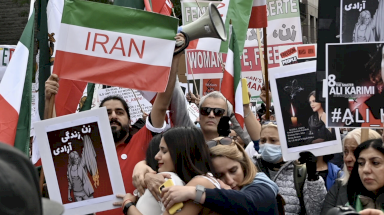 كندا تمنع عشرة آلاف مسؤول إيراني من دخول أراضيها