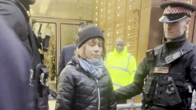 اعتقال الناشطة السويدية المناخية تونبرغ في لندن