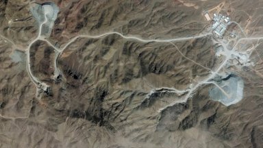 صور الأقمار الصناعية.. إيران تحصن مواقعها العسكرية والنووية