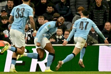 كأس الرابطة: سيتي يضع قدما في النهائي بإسقاطه مضيفه نيوكاسل بثنائية