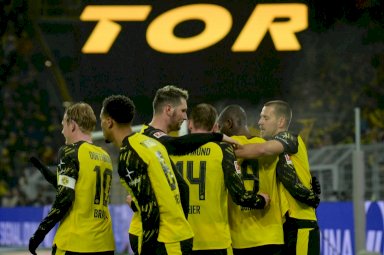 بطولة ألمانيا: دورتموند يقترب من بايرن