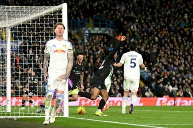 بطولة إنكلترا: سيتي يجتار اختبار ليدز بنجاح ويواصل مطاردة أرسنال