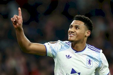 يوروبا ليغ: فيلا يقطع شوطا نحو ربع النهائي وروما يعود إلى العاصمة متعادلا