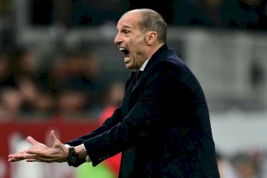 بطولة إيطاليا: ميلان يستعيد توازنه والوصافة بانتظار خدمة من فيورنتينا