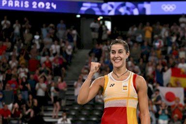 اعتزال بطلة البادمنتون الإسبانية مارين بسبب الإصابة