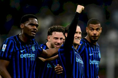 بطولة إيطاليا: إنتر يتجاوز كالياري ويضع يدا على اللقب