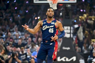 دوري أن بي ايه: كليفلاند يلحق خسارة قاسية بتورنتو في مستهل الـ"بلاي أوف"