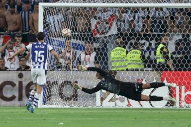 كأس الملك: ريال سوسييداد يتوّج باللقب الرابع في تاريخه بفوزه على أتلتيكو مدريد بركلات الترجيح