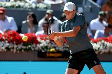 دورة مدريد: سينر يتغلب على نوري ويبلغ ربع النهائي