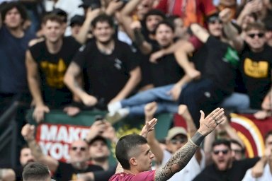 بطولة إيطاليا: نابولي يضمن مشاركته في دوري الأبطال وروما يقترب ويوفنتوس يبتعد