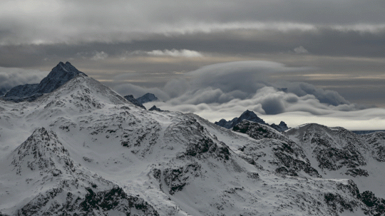 إيطاليا: ستة قتلى على الأقل في انهيار جليدي في جبال الألب