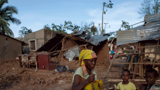 لقطة من أضرار بعد مرور إعصار فريدي في محلة جومبي