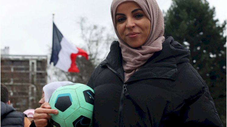 L’Assemblée nationale française débat d’un projet de loi interdisant le port du foulard dans les compétitions sportives