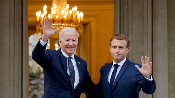 Macron espère que Biden exemptera les industriels européens touchés par la loi sur l’inflation